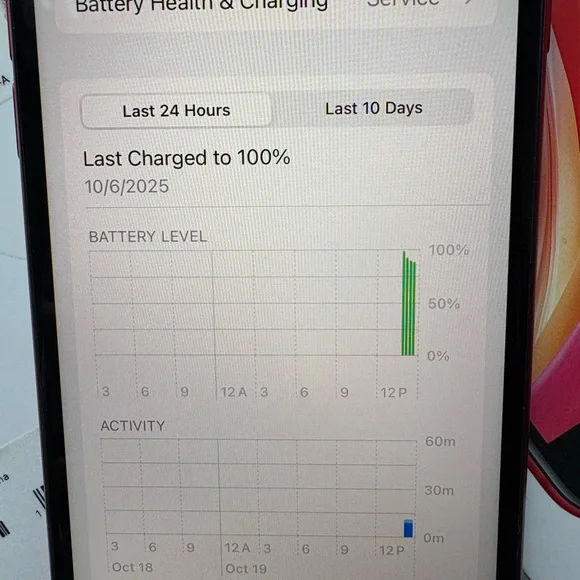 Apple iPhone SE, 64 GB RED, cell phone - Picture 11 of 12